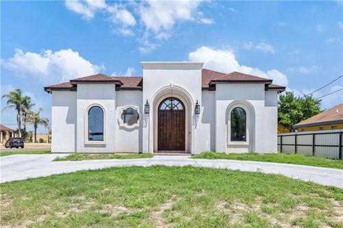 1810 N Estrella St, Roma, TX, 78584-5641 | Card Image