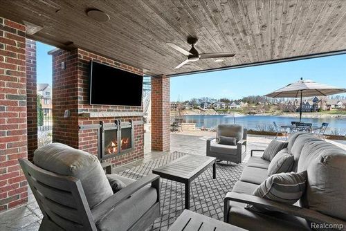 8353 Pier Point Ct, South Lyon, MI, 48178-7800 | Card Image