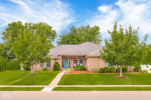 3610 Woodfield Pl, Columbus, IN, 47203-1230 | Card Image