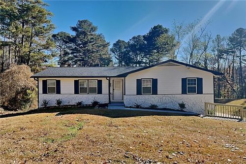 1176 Golden Cir Sw, Lilburn, GA, 30047-1914 | Card Image