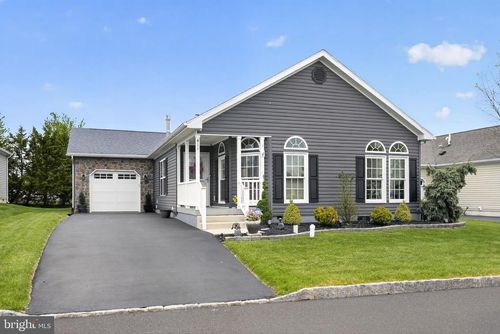 411 Honeysuckle Ln, BLUE BELL, PA, 19422-4270 | Card Image