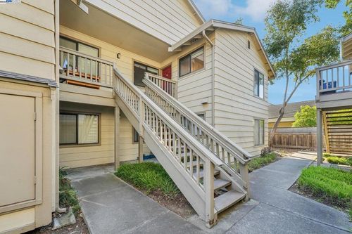 1006 Chelsea, Hercules, CA, 94547-3847 | Card Image