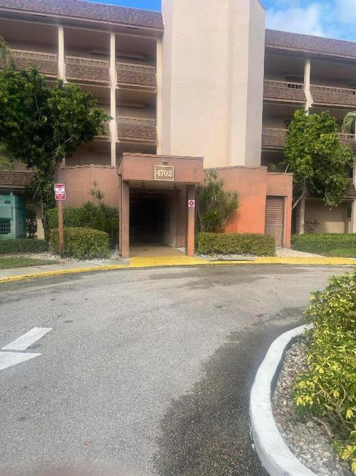 207-4702 Fountains Dr, Lake Worth, FL, 33467 | Card Image