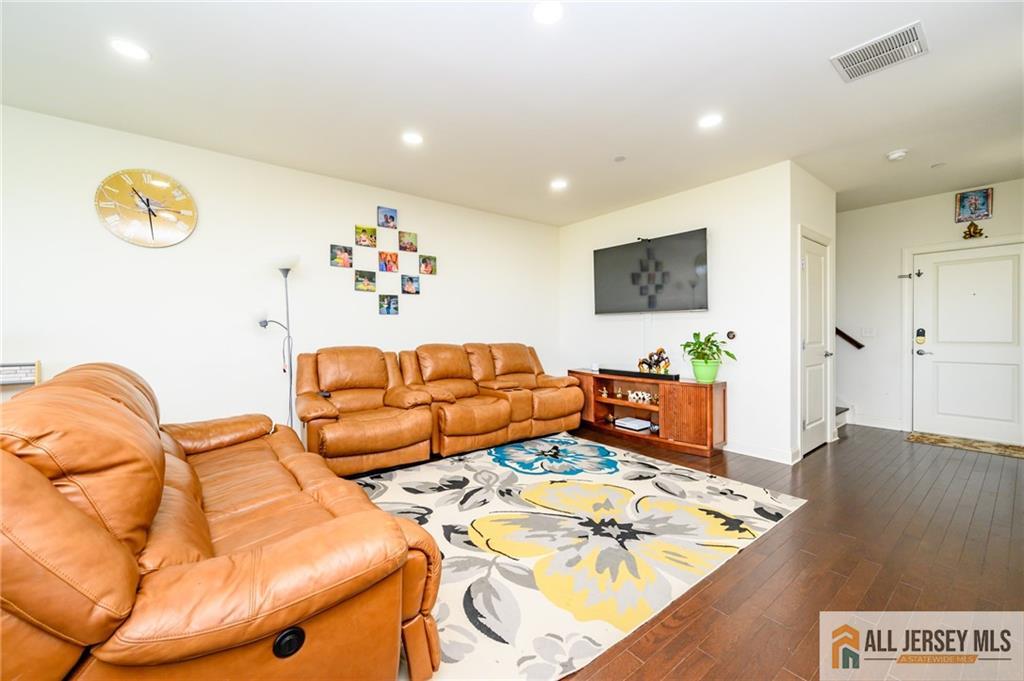 Residential Lease in Robbinsville 5