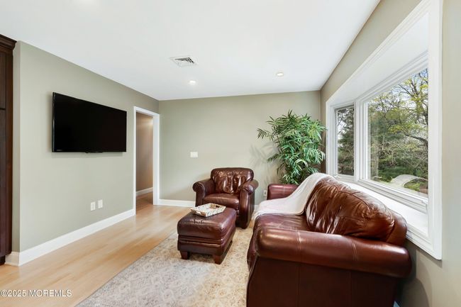 Large bay window in family room | Image 22