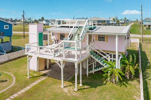 922 Seashell Dr, Surfside Beach, TX, 77541-9371 | Card Image