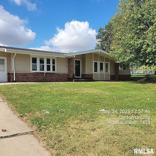 408 Terrace Dr, Wheatland, IA, 52777-7743 | Card Image