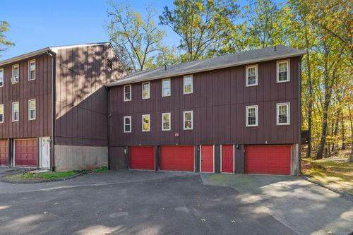 apt-15a-239 Old Farms Rd, Avon, CT, 06001-2215 | Card Image