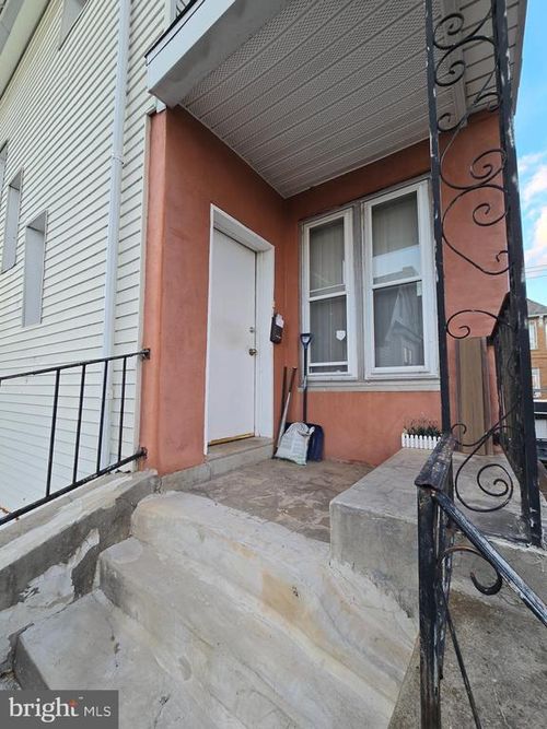 6424 N 5th St, PHILADELPHIA, PA, 19126-3838 | Card Image