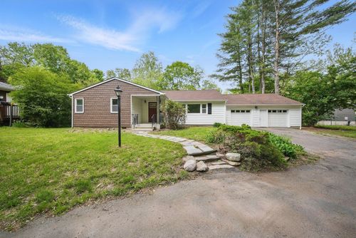 37 Roslyn St, Ellenville, NY, 12428-2321 | Card Image