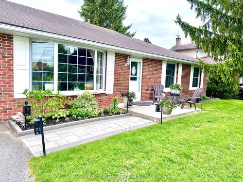 233 Market St, Campbellford, ON, K0L1L0 | Card Image