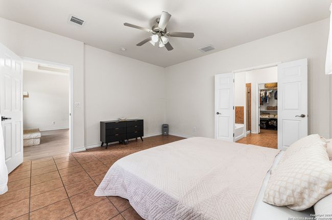 7619 Bit Cir, House other with 3 bedrooms, 2 bathrooms and null parking in Elmendorf TX | Image 20