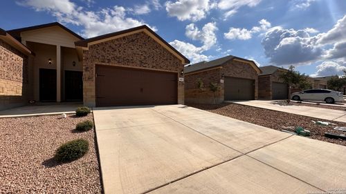 425 Emma Dr, New Braunfels, TX, 78130-0579 | Card Image