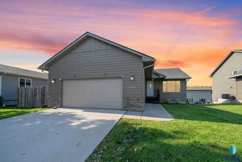 6521 W Amber St, Sioux Falls, SD, 57107-1614 | Card Image