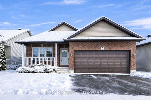 141 Sadler Dr, Almonte, ON, K0A1A0 | Card Image