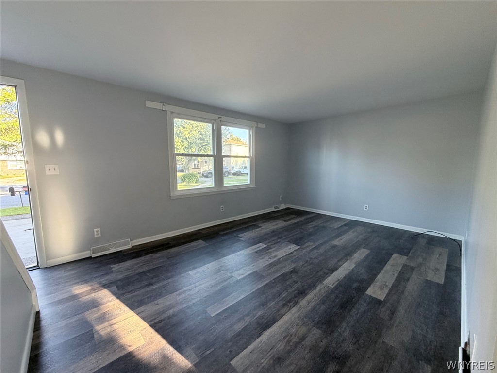Residential Lease in Lancaster 3