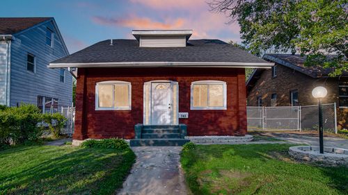 743 Buchanan St, Gary, IN, 46402-2107 | Card Image