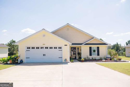 210 Twin Lakes Dr, Baxley, GA, 31513-9166 | Card Image