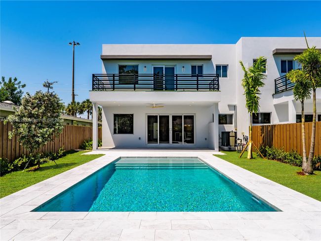 734 14 Th Ave, Townhouse with 4 bedrooms, 4 bathrooms and null parking in Fort Lauderdale FL | Image 25