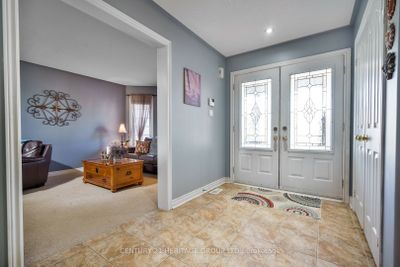 10 Taylor Crt, House other with 4 bedrooms, 3 bathrooms and 4 parking in Bradford ON | Image 2