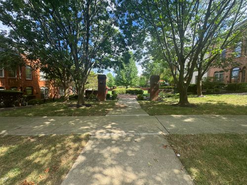 960 Village Green Ave, Lexington, KY, 40509-2255 | Card Image