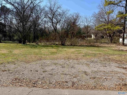 911 Mcdaniel St Se, Hartselle, AL, 35640-3415 | Card Image