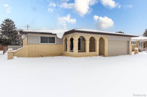 35085 Marina Dr, Sterling Heights, MI, 48312-4242 | Card Image