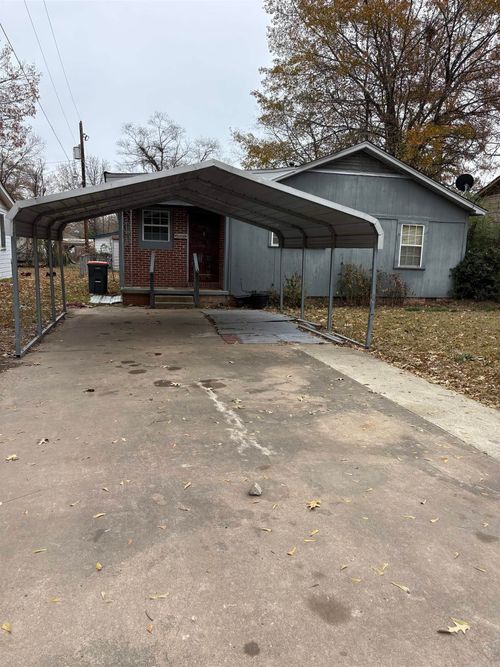 2213 S Maple St, Pine Bluff, AR, 71603-4060 | Card Image