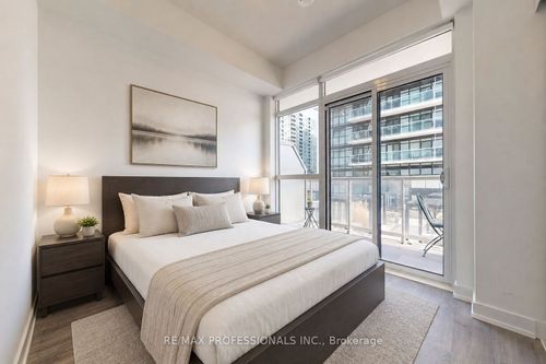 504-251 Manitoba St, Etobicoke, ON, M8Y0C7 | Card Image