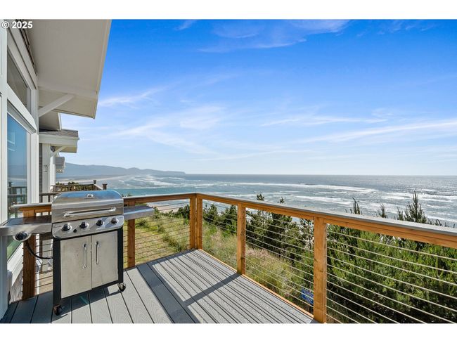 5285 Capes Loop, House attached with 3 bedrooms, 3 bathrooms and 1 parking in Tillamook OR | Image 4