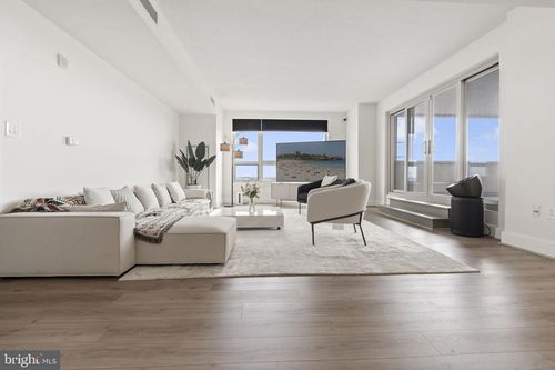 1102-717 S Chris Columbus Blvd, PHILADELPHIA, PA, 19147 | Card Image