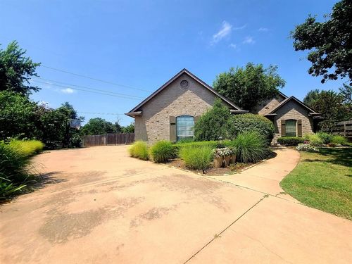 413 Hamptonridge Road, Edmond, OK, 73034 | Card Image
