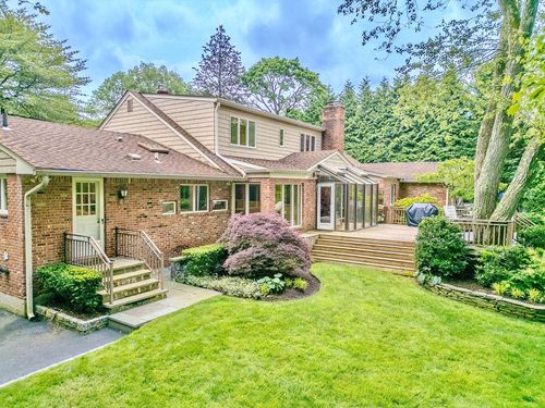 14 Pine Dr, Oyster Bay, NY, 11771-3611 | Card Image