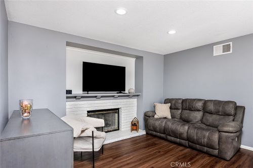 5303 Mark Ct, Agoura Hills, CA, 91301-5201 | Card Image