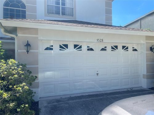 9528 Knightsbridge Cir, SARASOTA, FL, 34238-3236 | Card Image