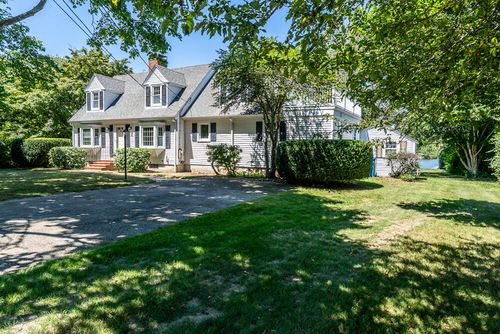 81 Beebe Acres Rd, Falmouth, MA, 02540-2677 | Card Image