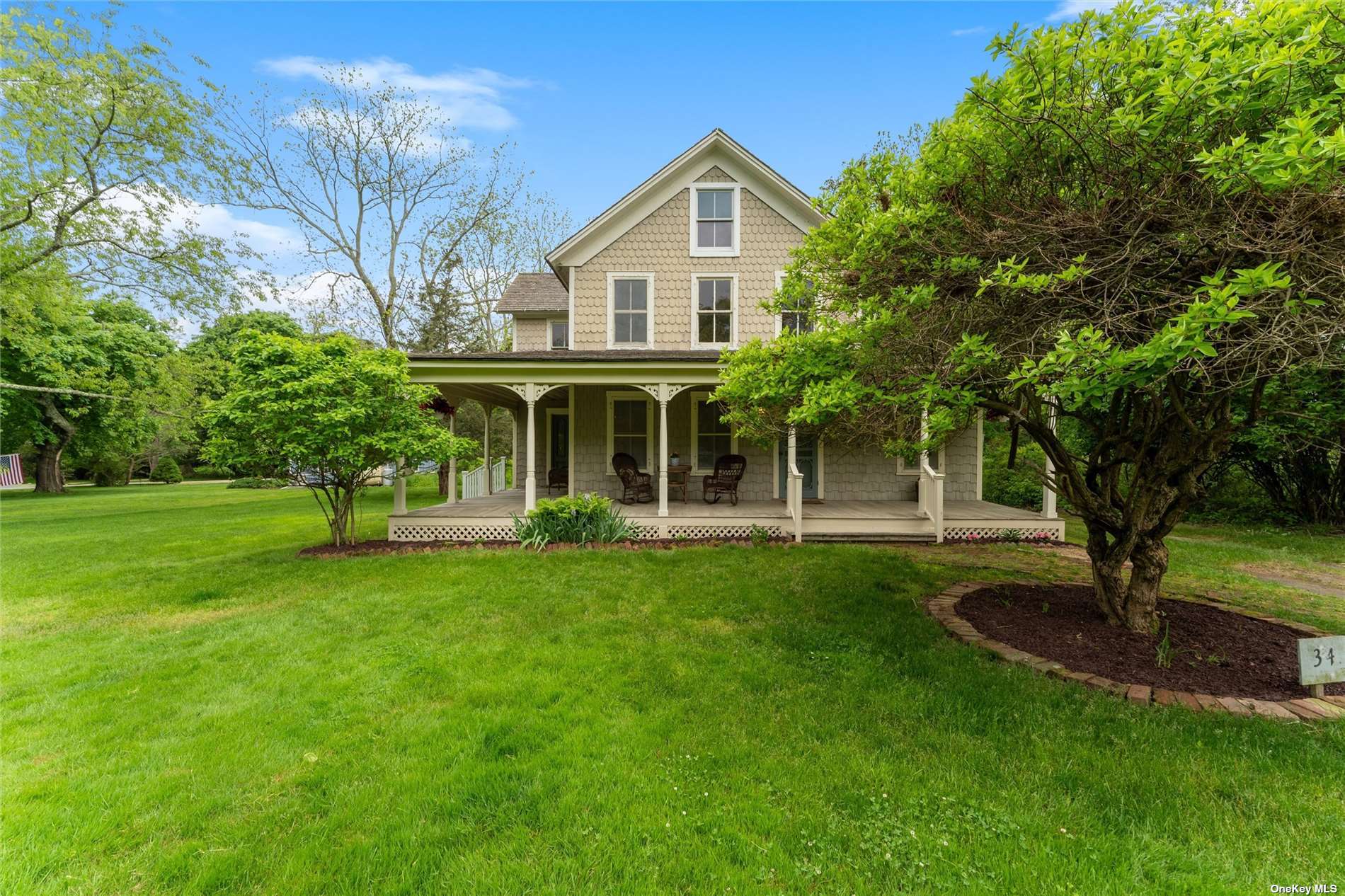 Evergreen Ave, East Moriches, NY 11940