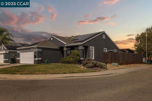 674 Christensen Way, Rio Vista, CA, 94571-1271 | Card Image
