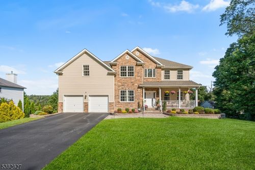10 Salmon Ct, Budd Lake, NJ, 07828-2821 | Card Image