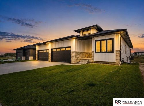 11104 S 218th St, Gretna, NE, 68028-5122 | Card Image
