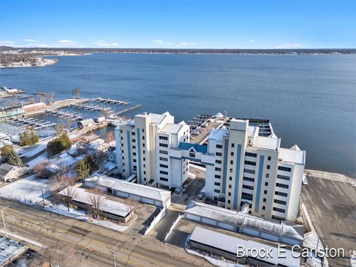 w501-2964 Lakeshore Dr, Muskegon, MI, 49441-1192 | Card Image