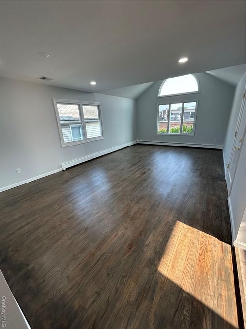 apt-2-14 2nd St, Glen Cove, NY, 11542-3891 | Card Image