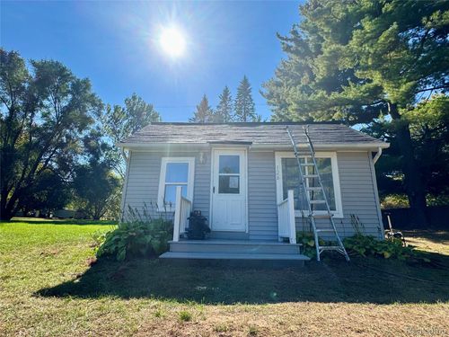 126 Burnside Rd, North Branch, MI, 48461-9622 | Card Image