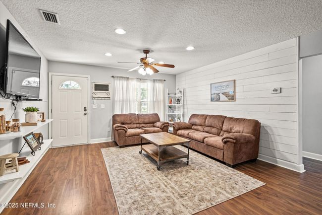 175 May St E, House other with 3 bedrooms, 2 bathrooms and null parking in Baldwin FL | Image 4