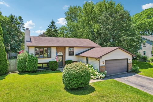 2359 High Point Dr, Lindenhurst, IL, 60046-7020 | Card Image