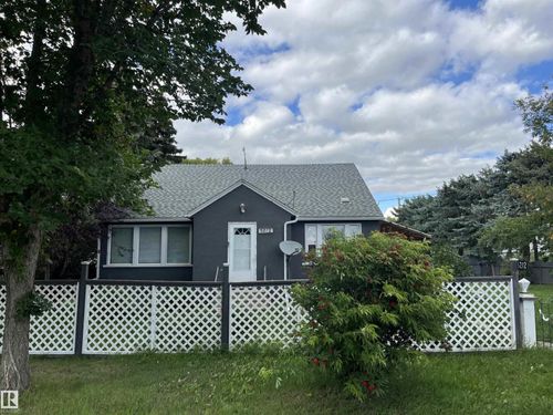 5212 52 Ave, Viking, AB, T0B4N0 | Card Image