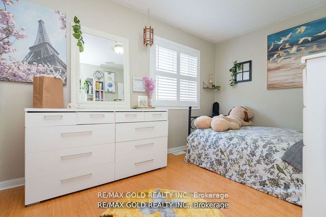 34 Jingle Cres, House attached with 4 bedrooms, 4 bathrooms and 2 parking in Brampton ON | Image 24