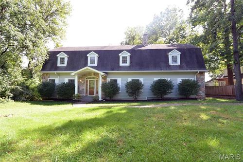 8940 Ladue Rd, Saint Louis, MO, 63124-2015 | Card Image