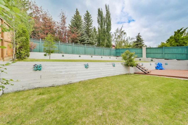 2815 Signal Hill Dr Sw, House other with 3 bedrooms, 3 bathrooms and 4 parking in Calgary AB | Image 26