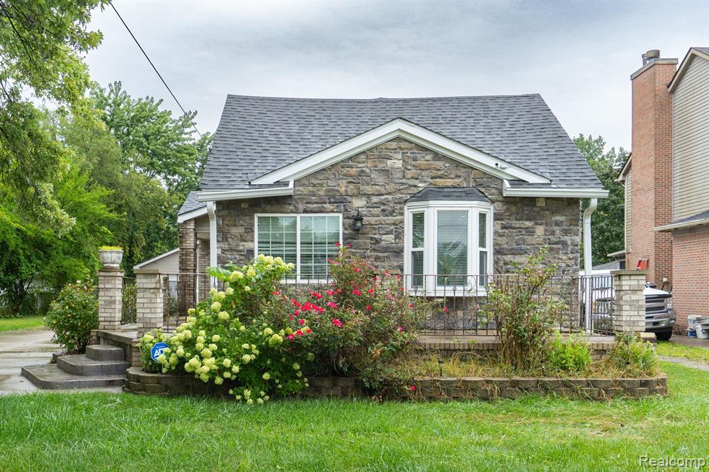 Reeck Rd, Southgate, MI 48195